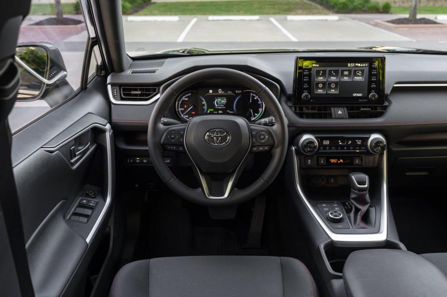 Торпедо Toyota RAV4 Prime SE 2020 года  (фото 19 из 37)